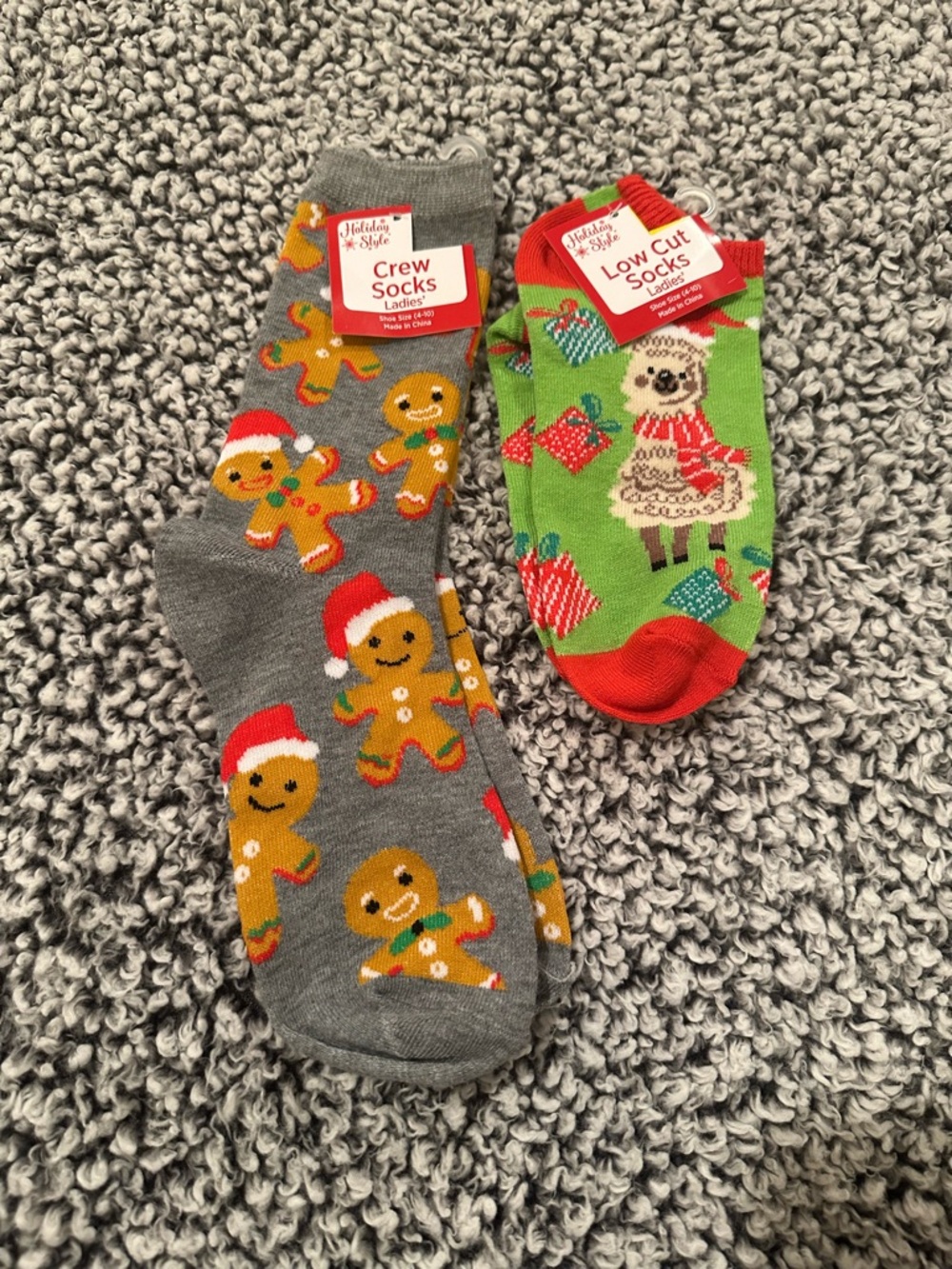 ⭐️ $1 if bundled - Holiday Crew & Low Cut Socks Gingerbread & Festive Llama  NWT